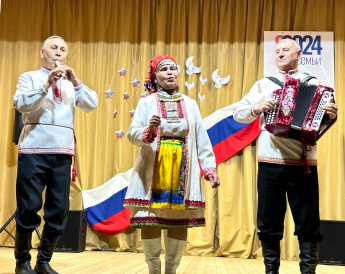 23 февраля Народный марийский ансамбль «Пеледыш» стал участником праздничного благотворительного концерта «Своих не бросаем» в дер. Поч-Кучук Кукморского р-на РТ.